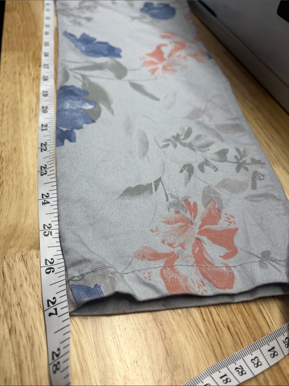 Made In Italy Light Gray Floral Pull On Pants - Picture 14 of 14